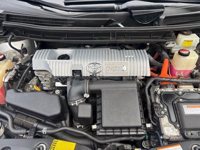 Used 2015 Toyota Prius Prime Plug-In Hybrid image 16