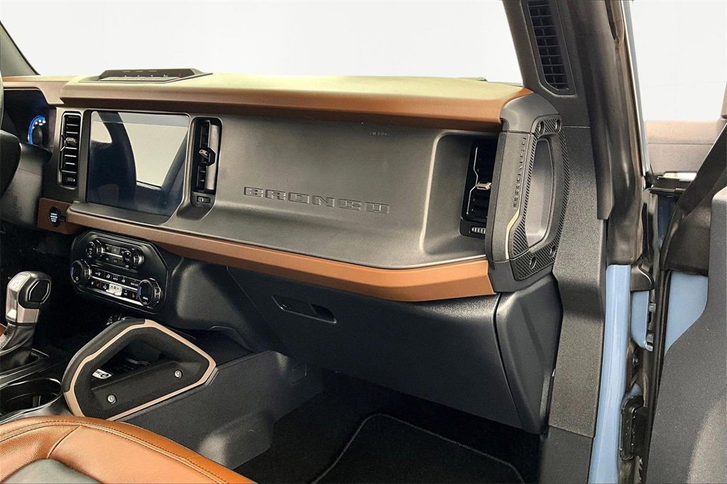 Used 2024 Ford Bronco Outer Banks w/ Sasquatch Package image 17