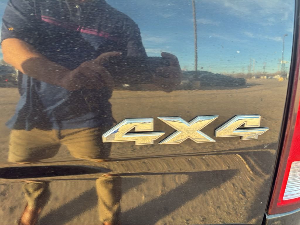 Used 2021 RAM 1500 Classic SLT image 7