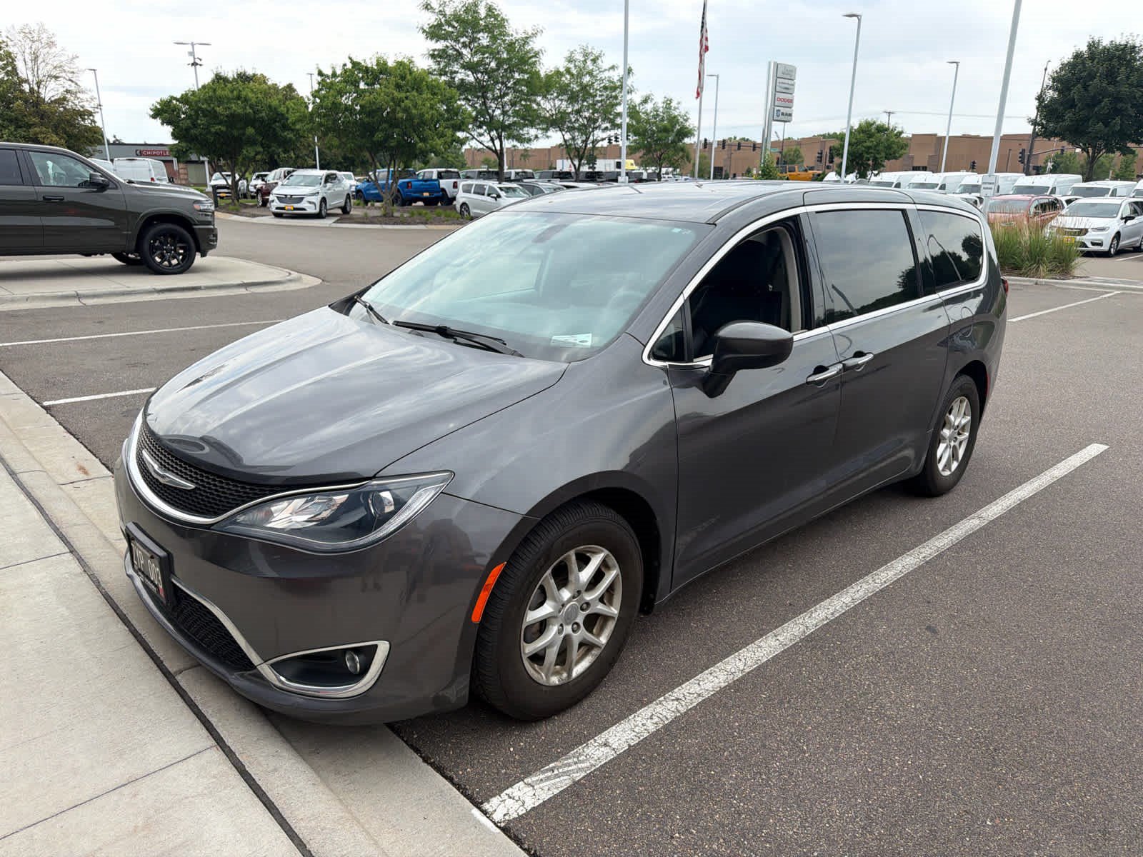 Used 2017 Chrysler Pacifica Touring Plus w/ Security Group FWD video 2