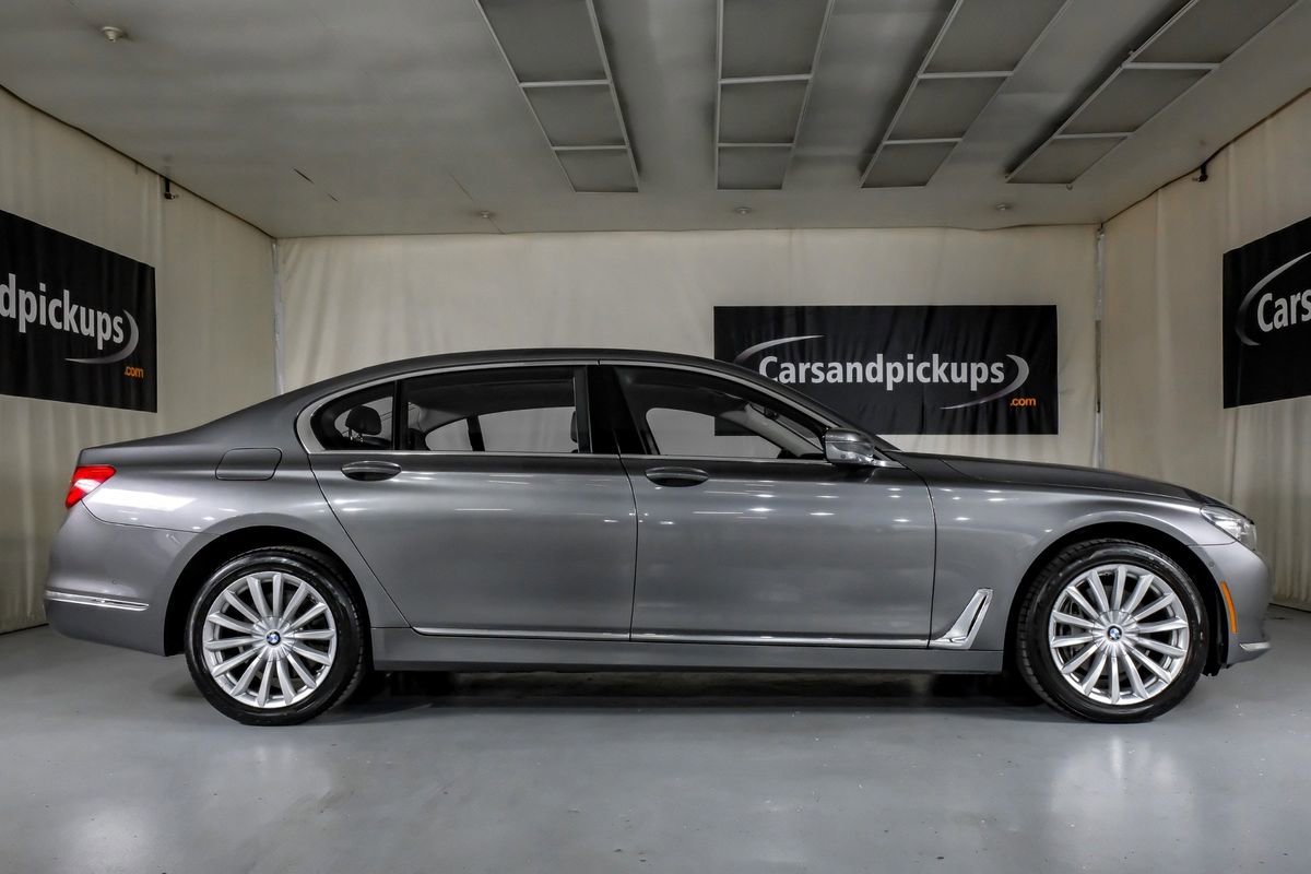 Used 2017 BMW 740i xDrive image 5