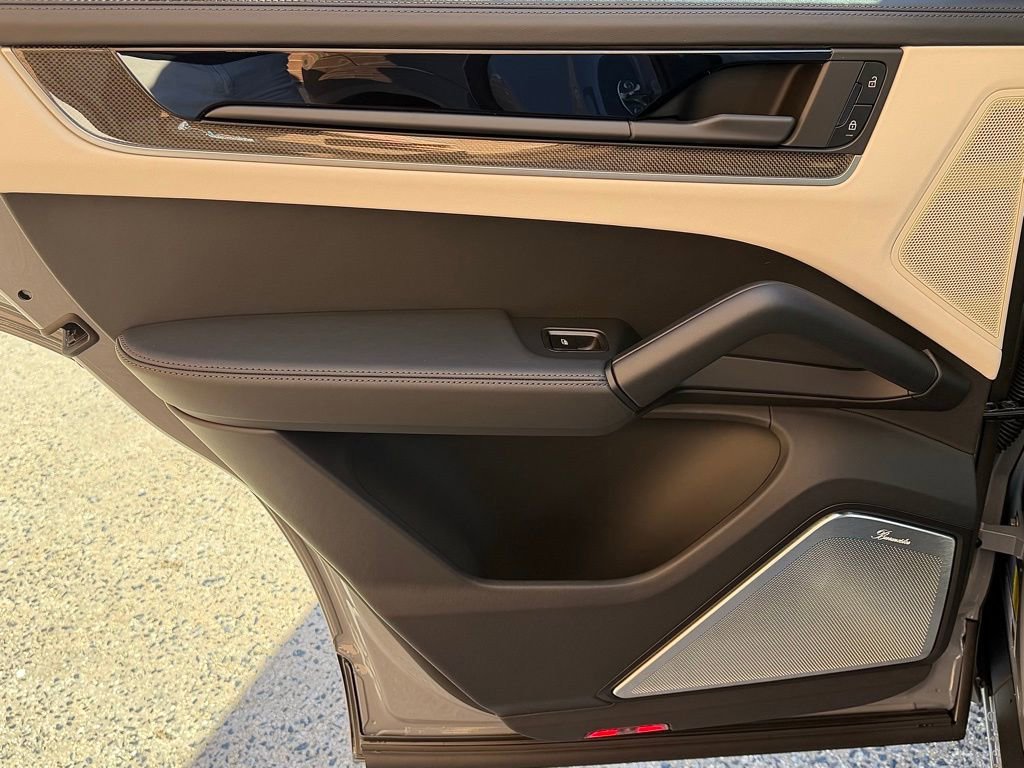 New 2026 Porsche Cayenne Turbo image 21