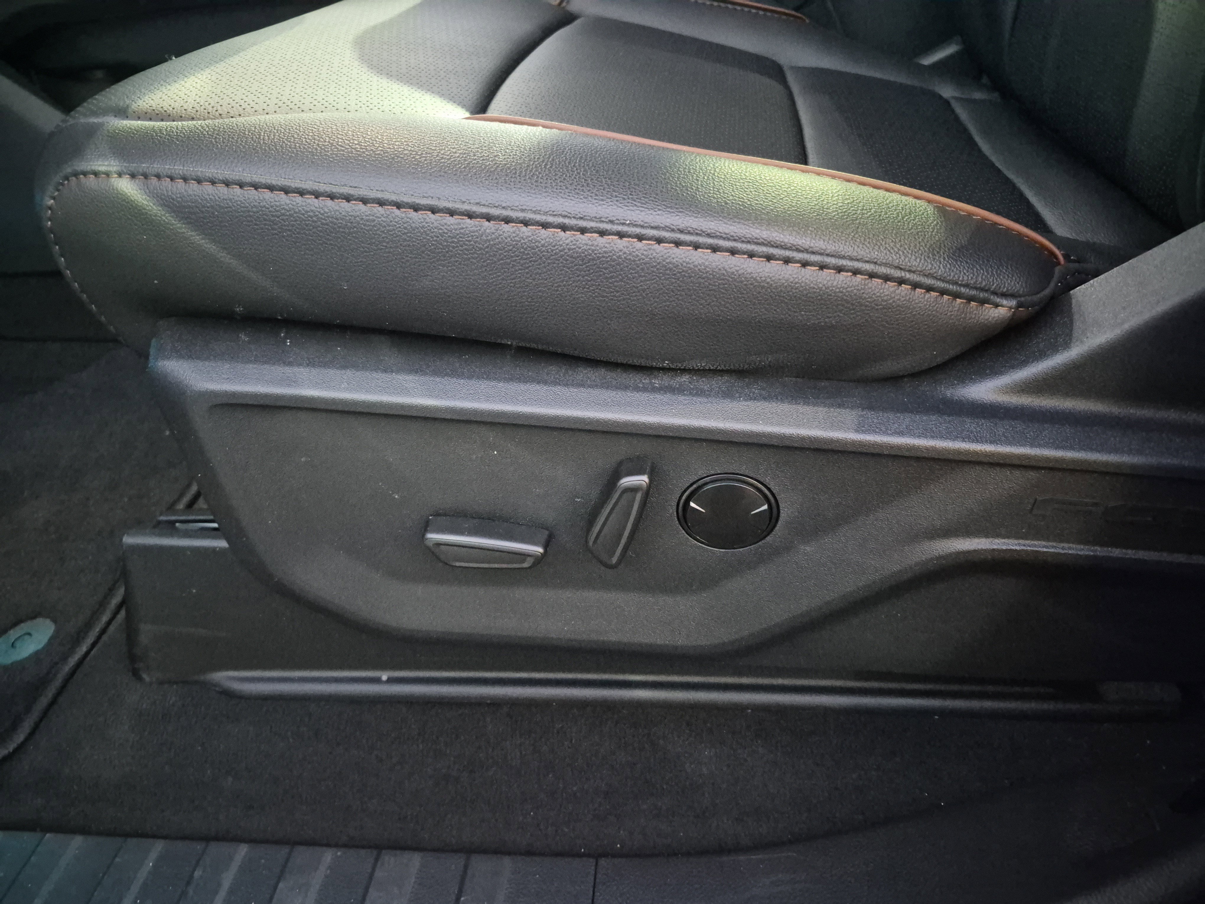 New 2026 Ford F250 Lariat w/ Black Appearance Package image 18