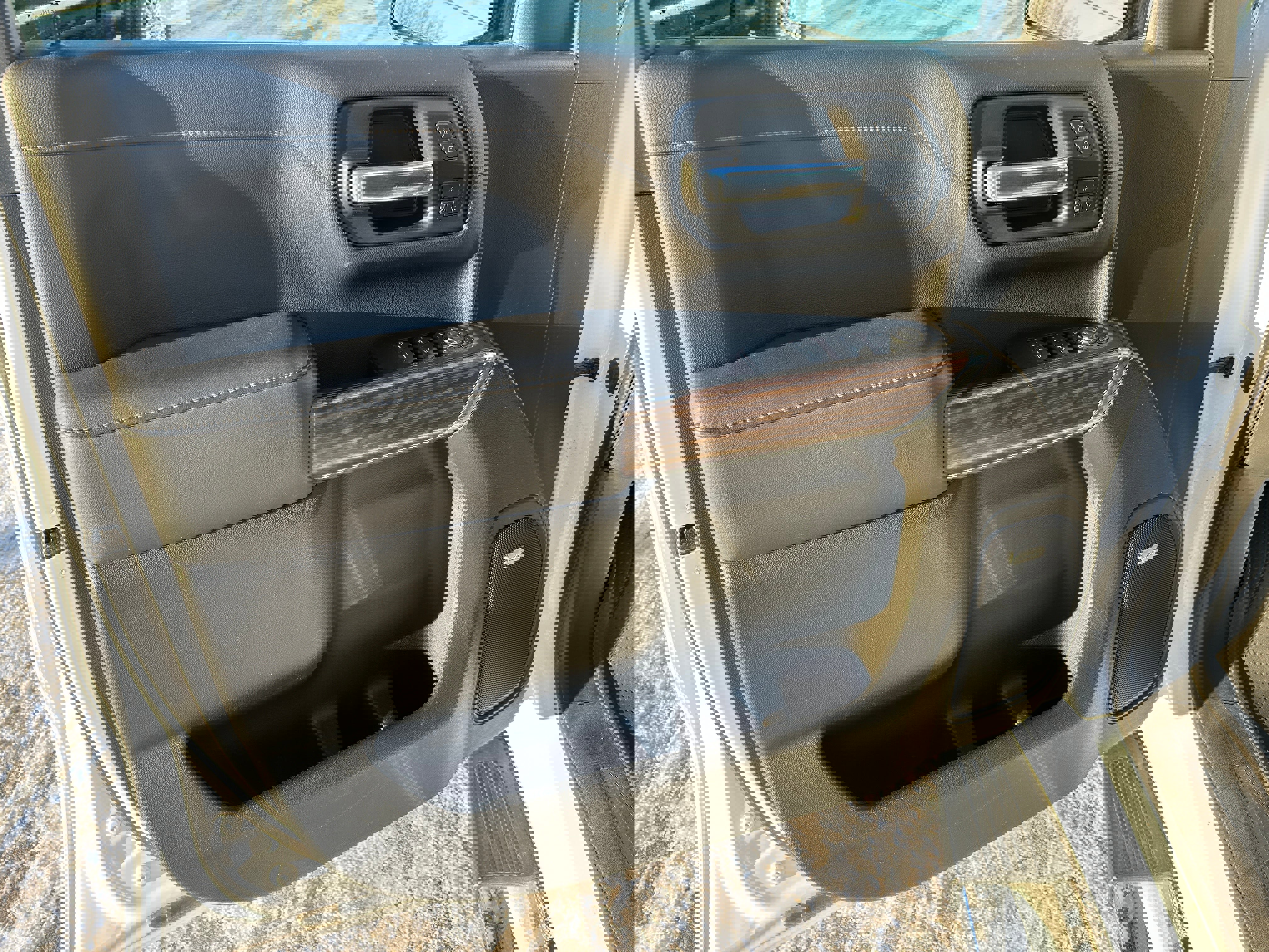 Used 2021 Chevrolet Silverado 1500 High Country w/ Z71 Off-Road Package image 13