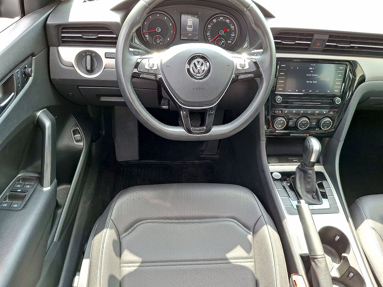 Used 2022 Volkswagen Passat 2.0T SE FWD image 21