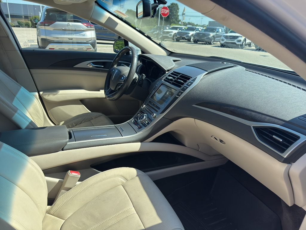 Used 2017 Lincoln MKZ Reserve FWD image 12