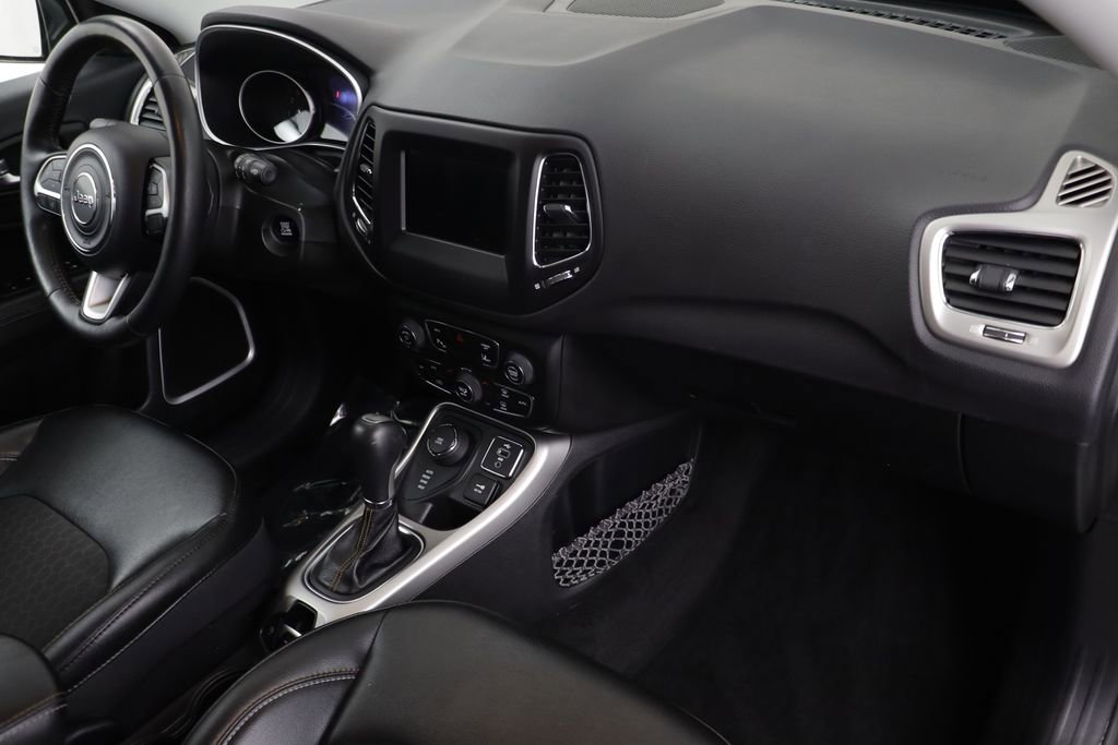 Used 2018 Jeep Compass Latitude w/ Popular Equipment Group image 19