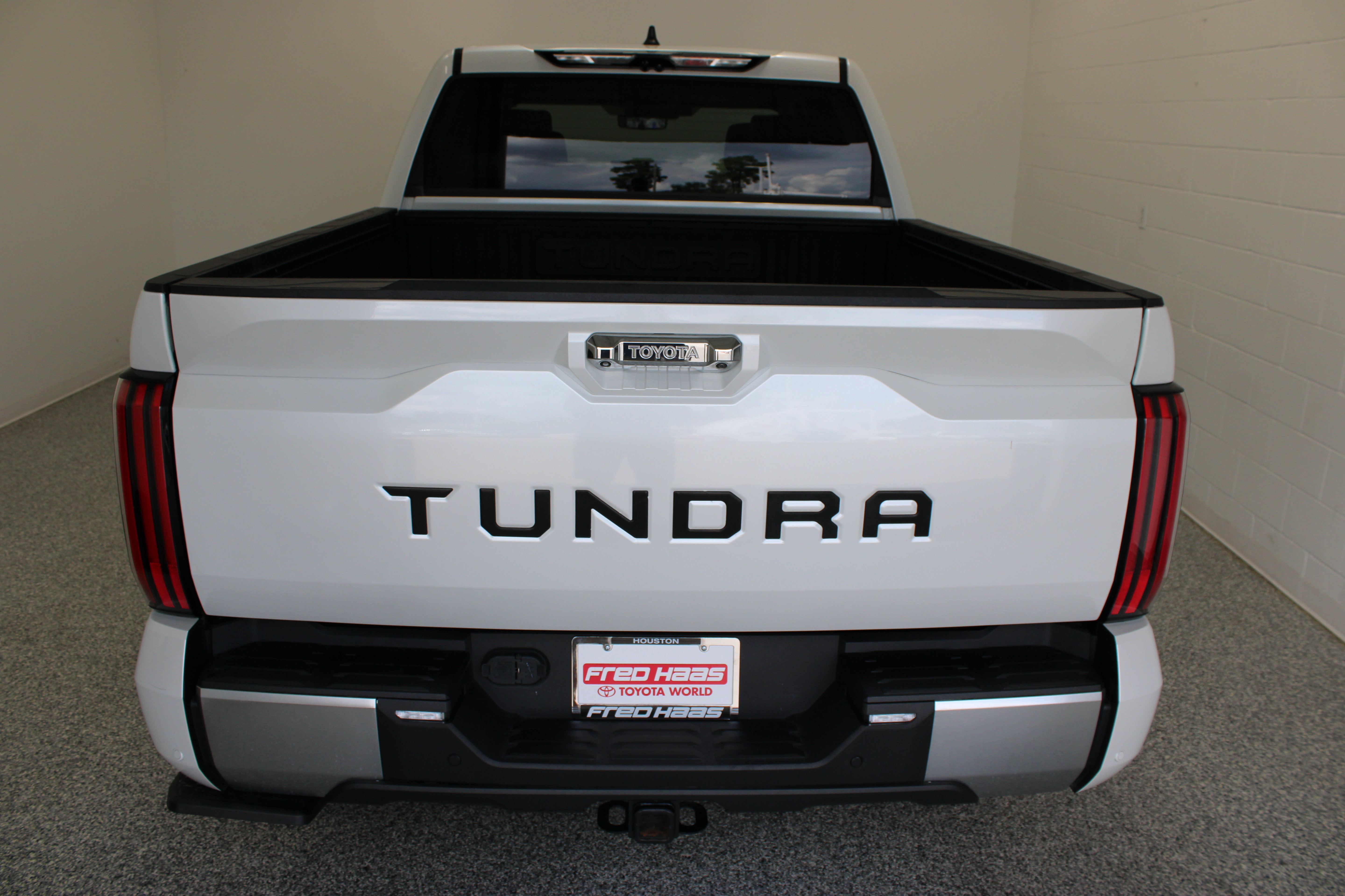 Used 2024 Toyota Tundra Limited RWD image 8