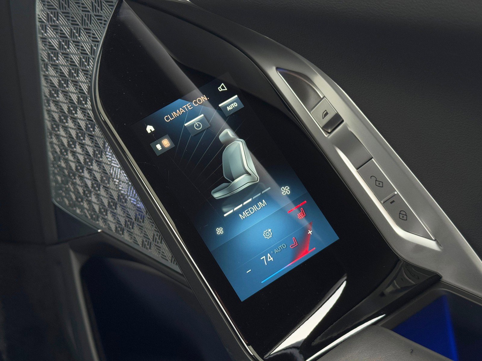 Used 2023 BMW i7 xDrive60 image 43