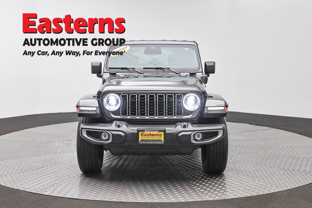 Used 2025 Jeep Wrangler Unlimited Sahara AWD/4WD image 2