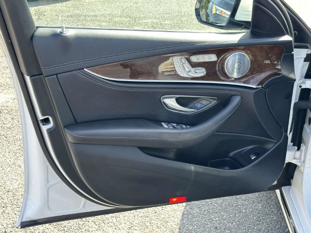 Used 2018 Mercedes-Benz E 300 4MATIC image 16