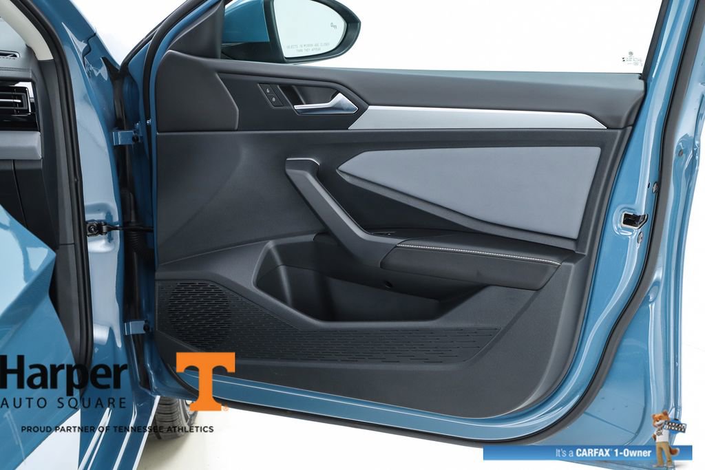 Used 2025 Volkswagen Jetta SE w/ Sunroof Package FWD image 68