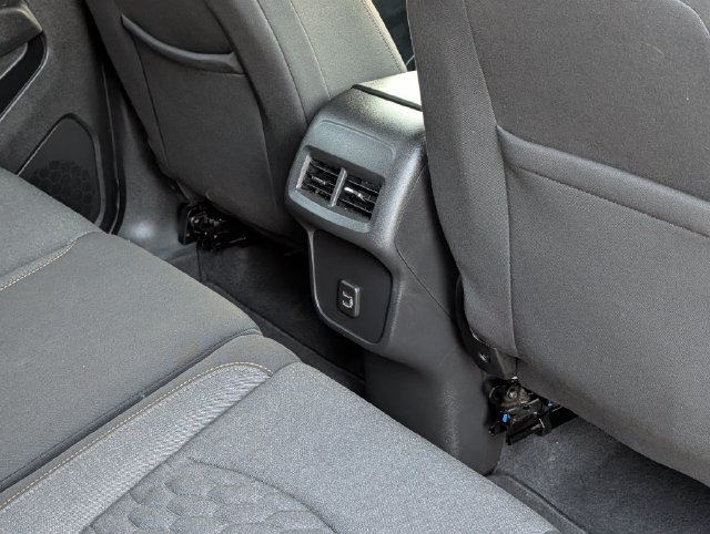 Used 2021 Chevrolet Equinox LT AWD/4WD image 32