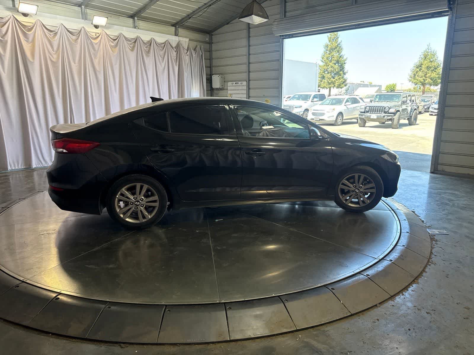 Used 2018 Hyundai Elantra Value Edition w/ Cargo Package FWD image 4