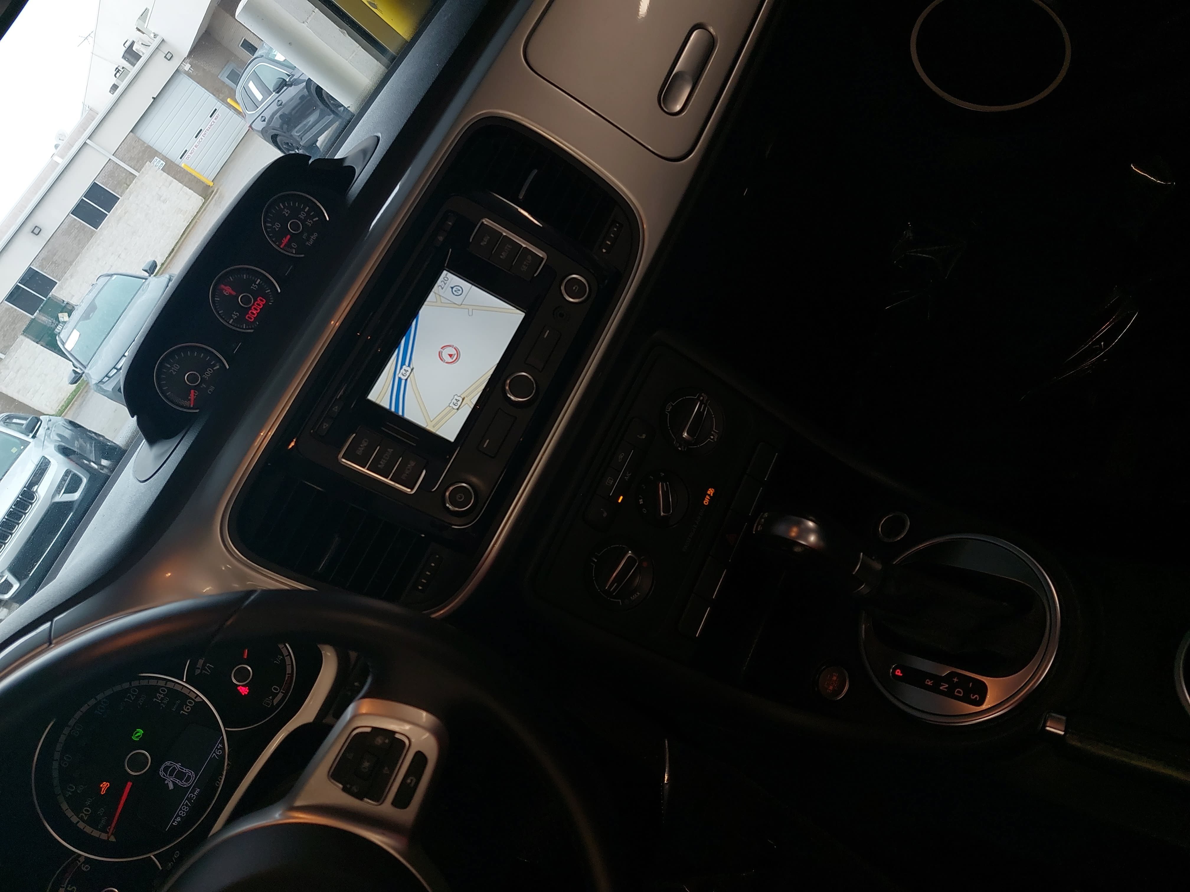 Used 2013 Volkswagen Beetle TDI FWD image 25