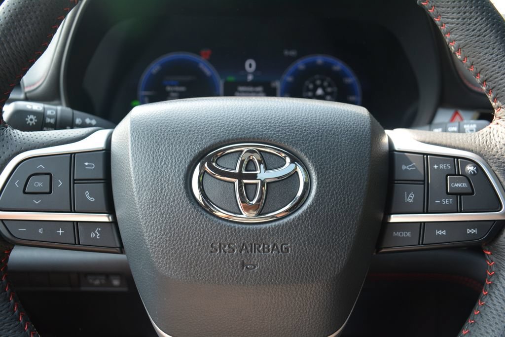 Used 2026 Toyota Sienna XSE AWD/4WD image 13