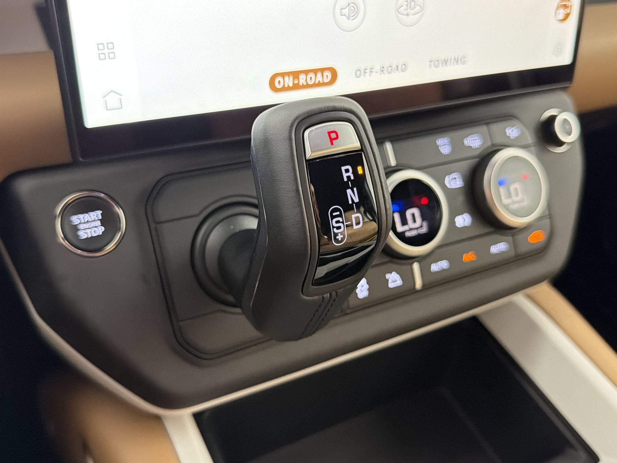 New 2026 Land Rover Defender 110 X-Dynamic SE AWD/4WD image 23