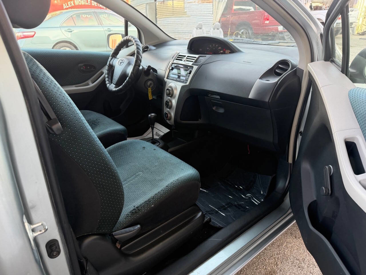 Used 2007 Toyota Yaris 2-Door Hatchback image 23