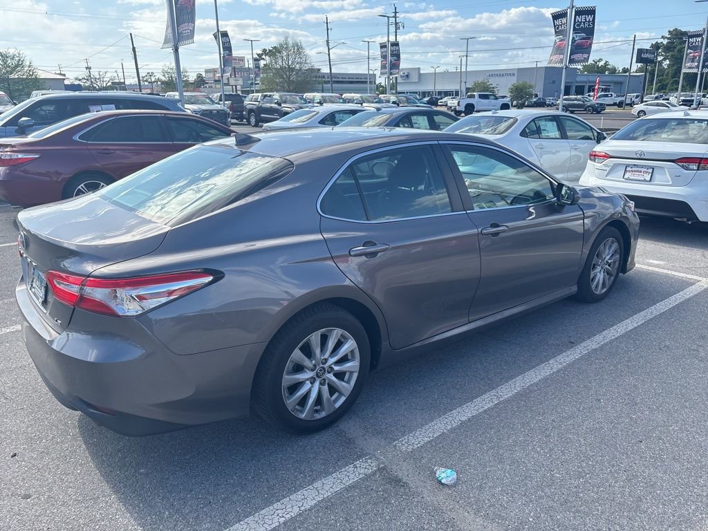 Used 2020 Toyota Camry LE FWD image 15