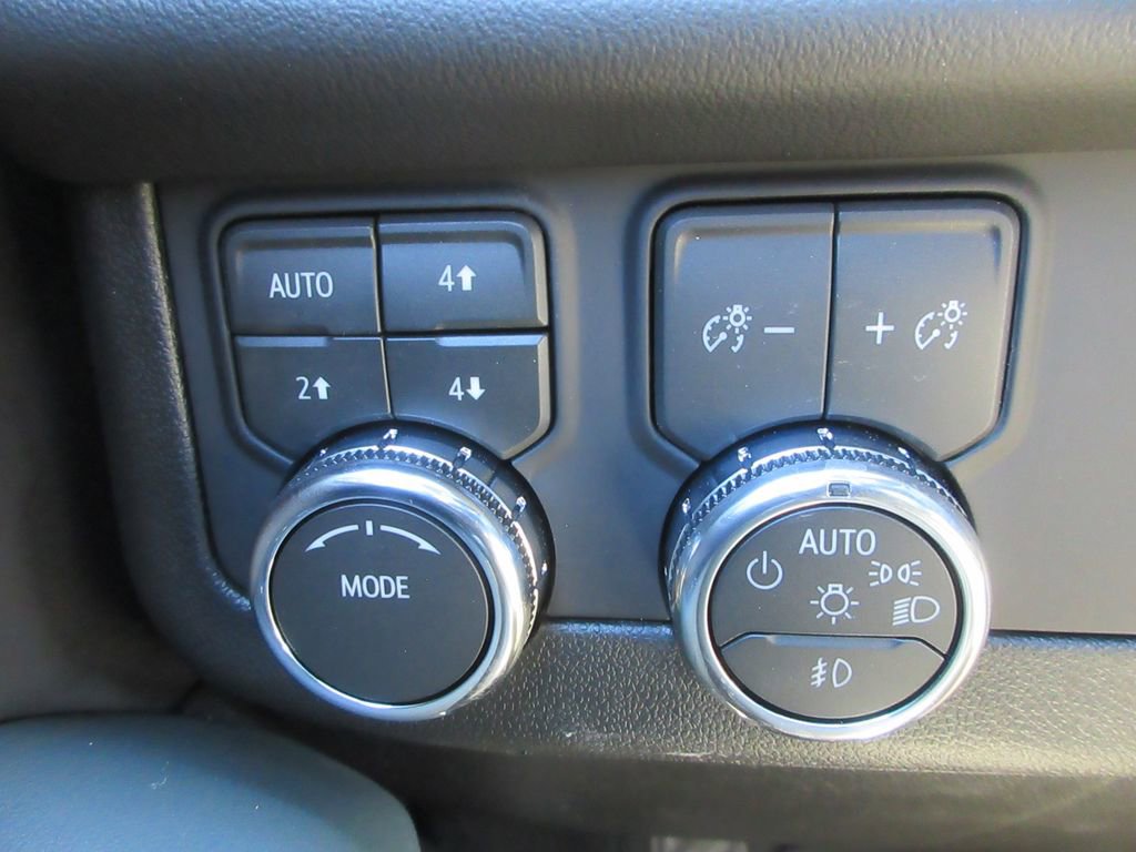 New 2026 GMC Yukon AT4 image 17