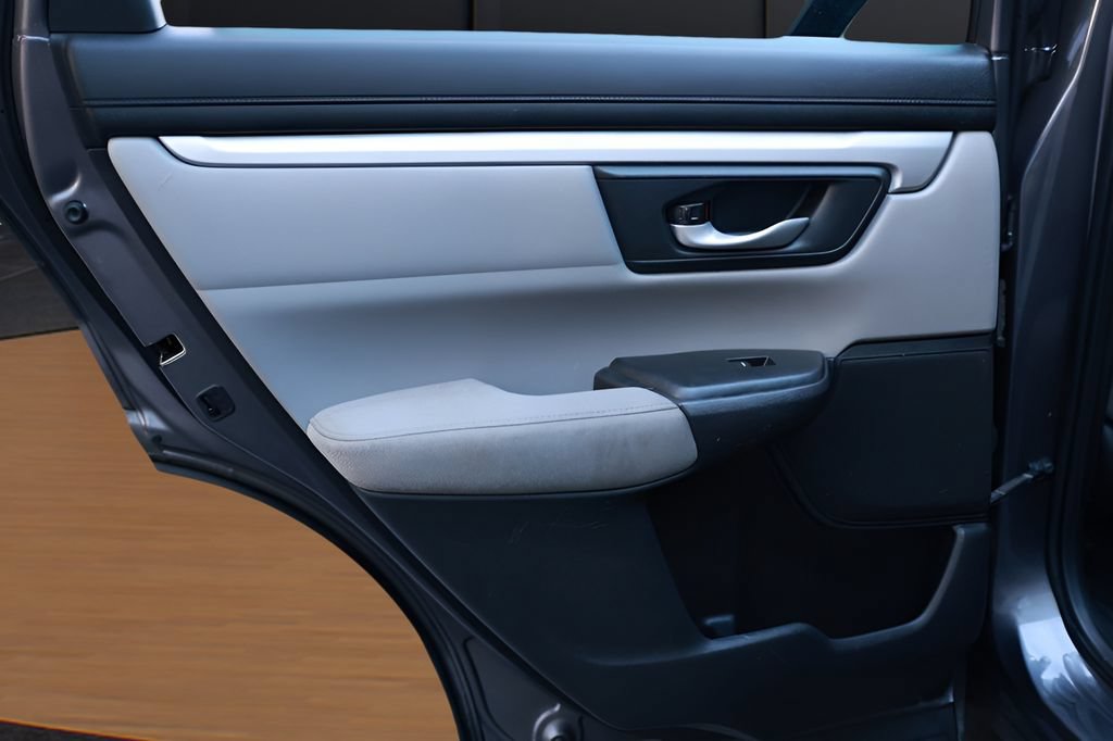Used 2017 Honda CR-V LX image 25