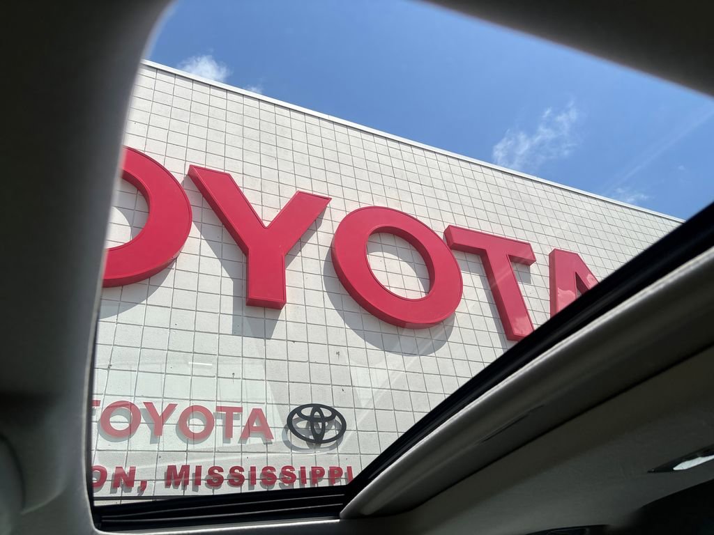 Used 2024 Toyota 4Runner TRD Off-Road Premium w/ Off Road Premium Plus Package image 18