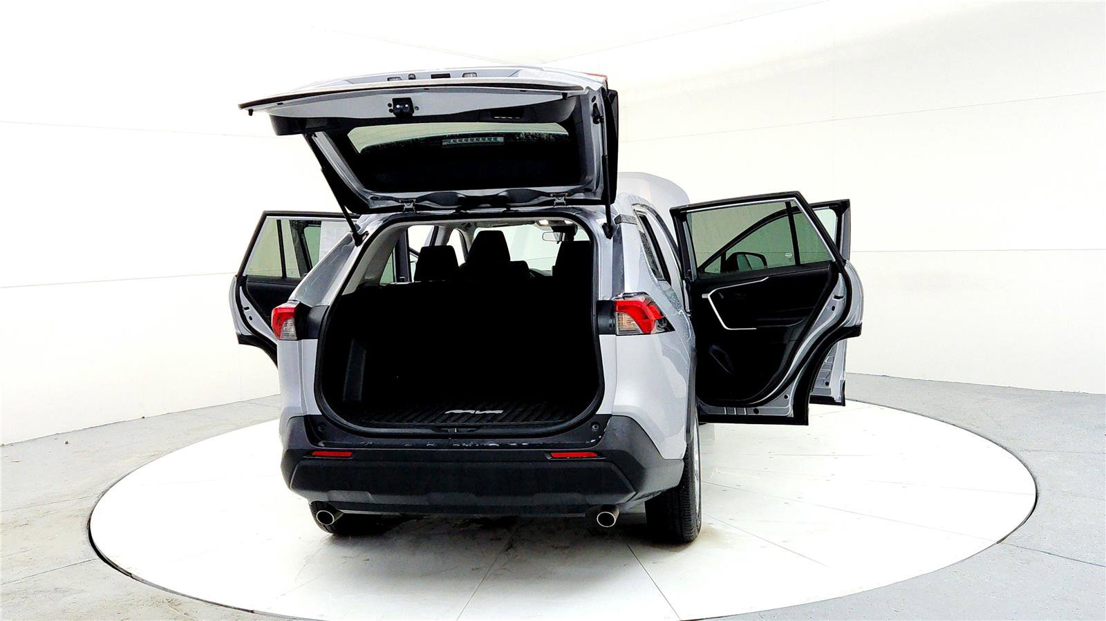 Used 2024 Toyota RAV4 LE image 11