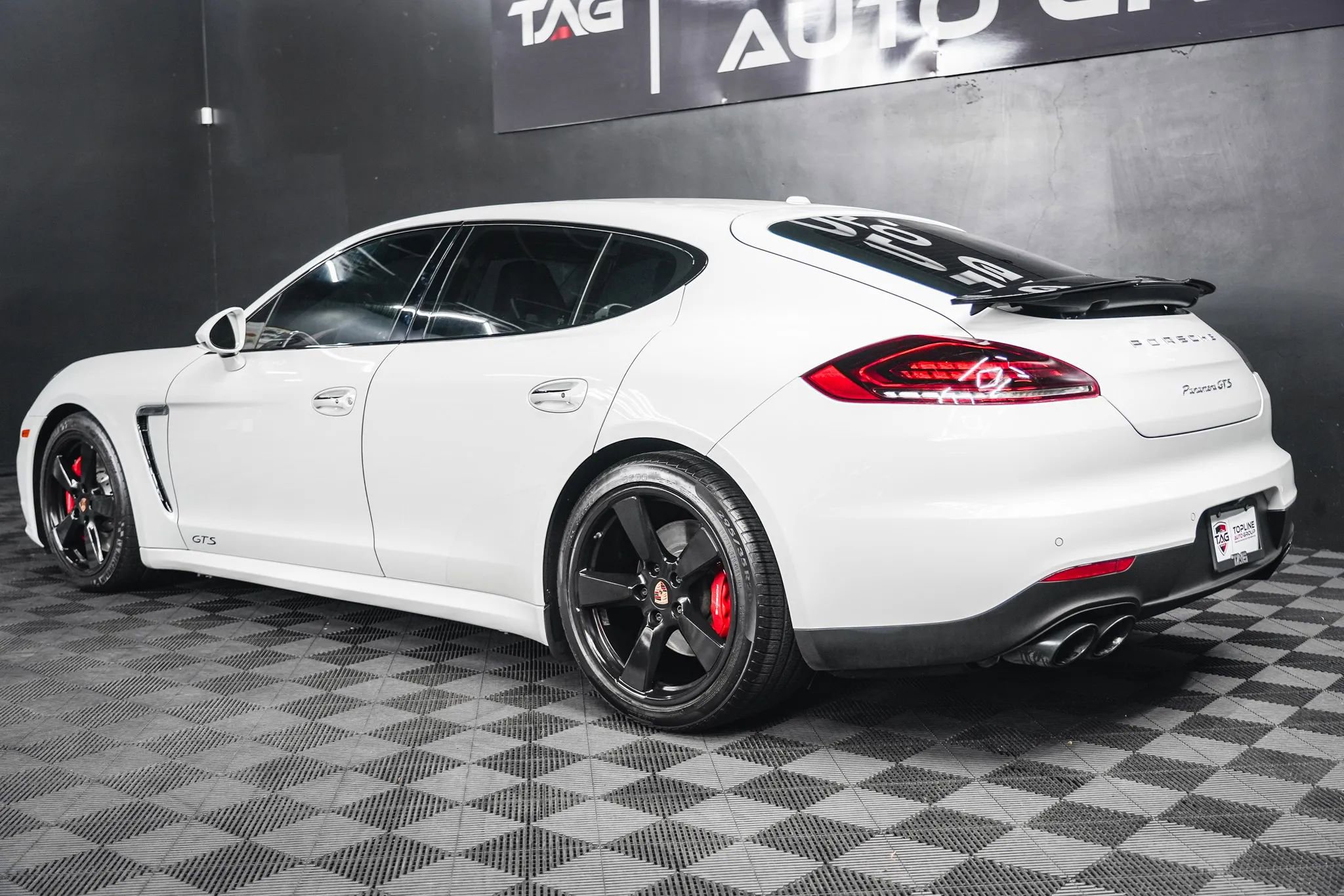 Used 2015 Porsche Panamera GTS w/ Premium Package Plus image 36
