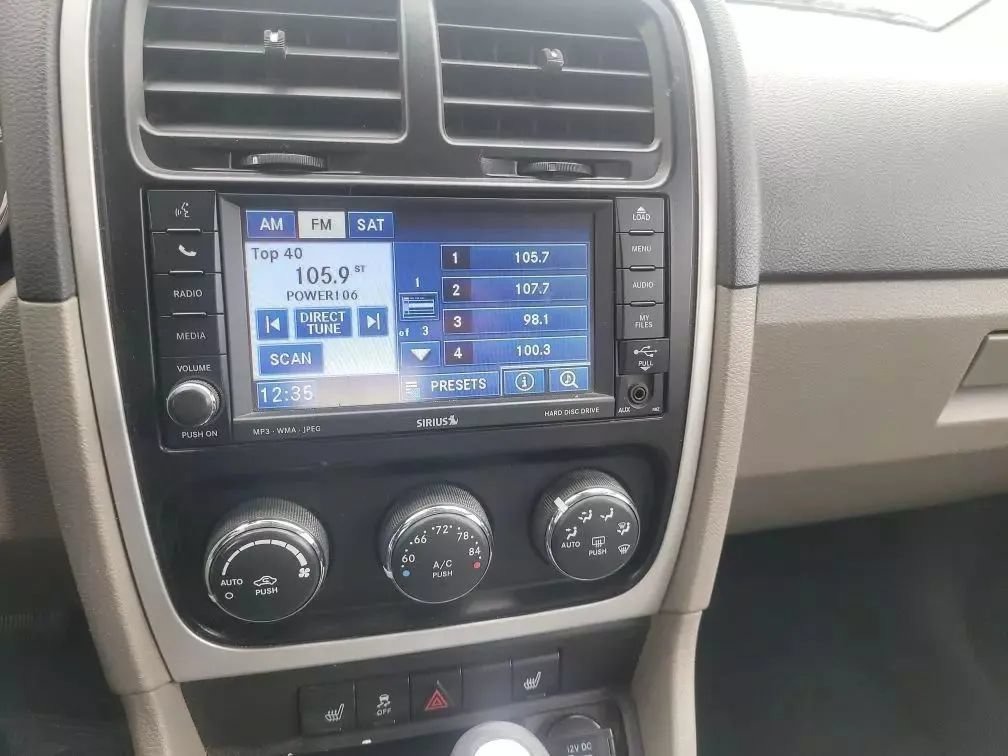 Used 2011 Dodge Caliber Uptown FWD image 32