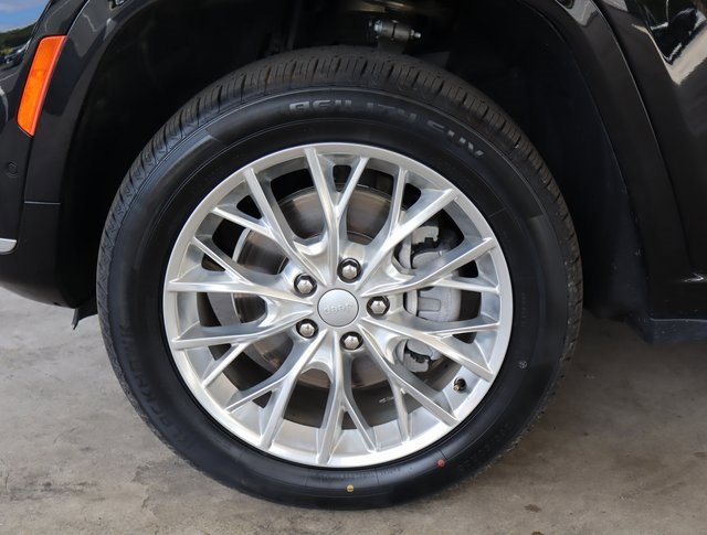 Used 2021 Jeep Grand Cherokee L Summit w/ Luxury Tech Group V image 11