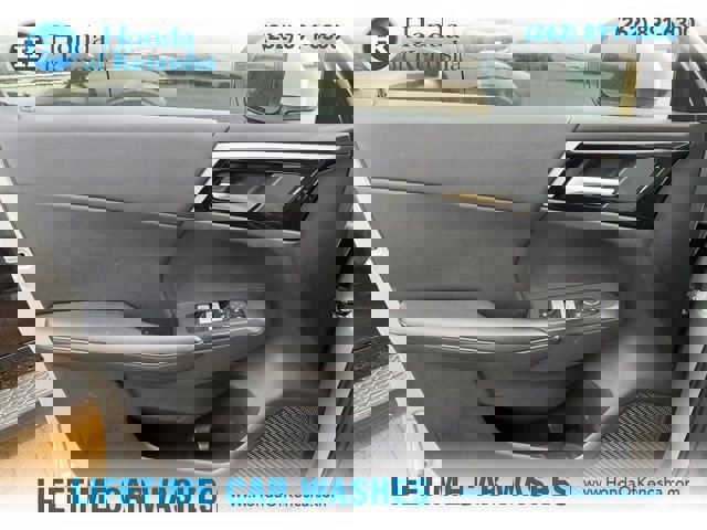 Used 2024 Mitsubishi Outlander AWD image 11