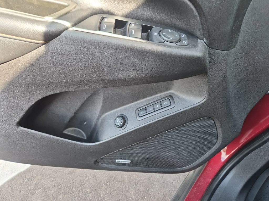 Used 2019 Chevrolet Equinox Premier image 14