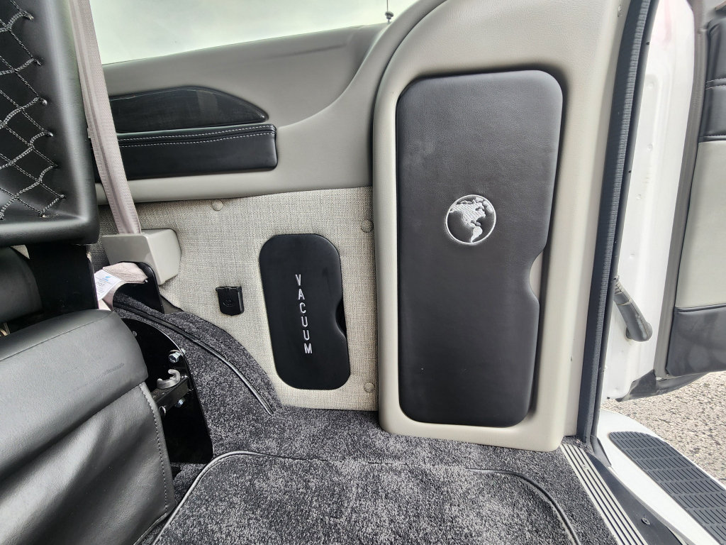 Used 2023 Chevrolet Express 2500 RWD image 19