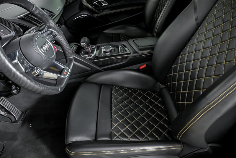 Used 2020 Audi R8 V10 w/ Carbon Exterior Package AWD/4WD image 25