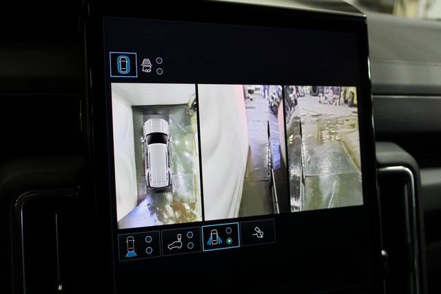 Used 2025 GMC Yukon Denali w/ Advanced Technology Package image 25