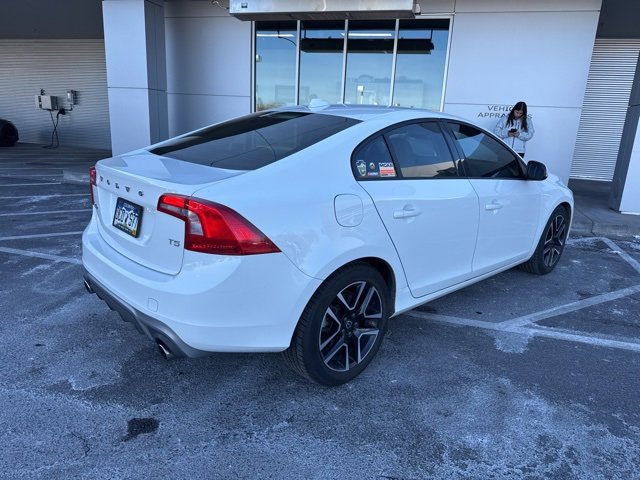 Used 2017 Volvo S60 T5 Dynamic image 3