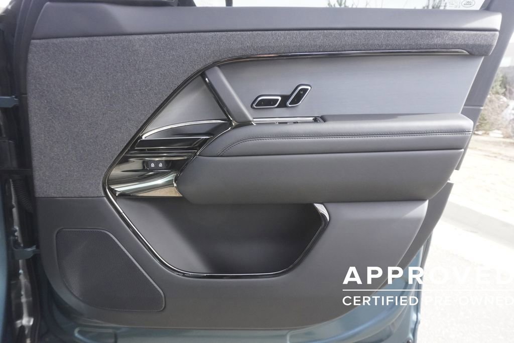 Used 2023 Land Rover Range Rover Sport SE Dynamic image 21