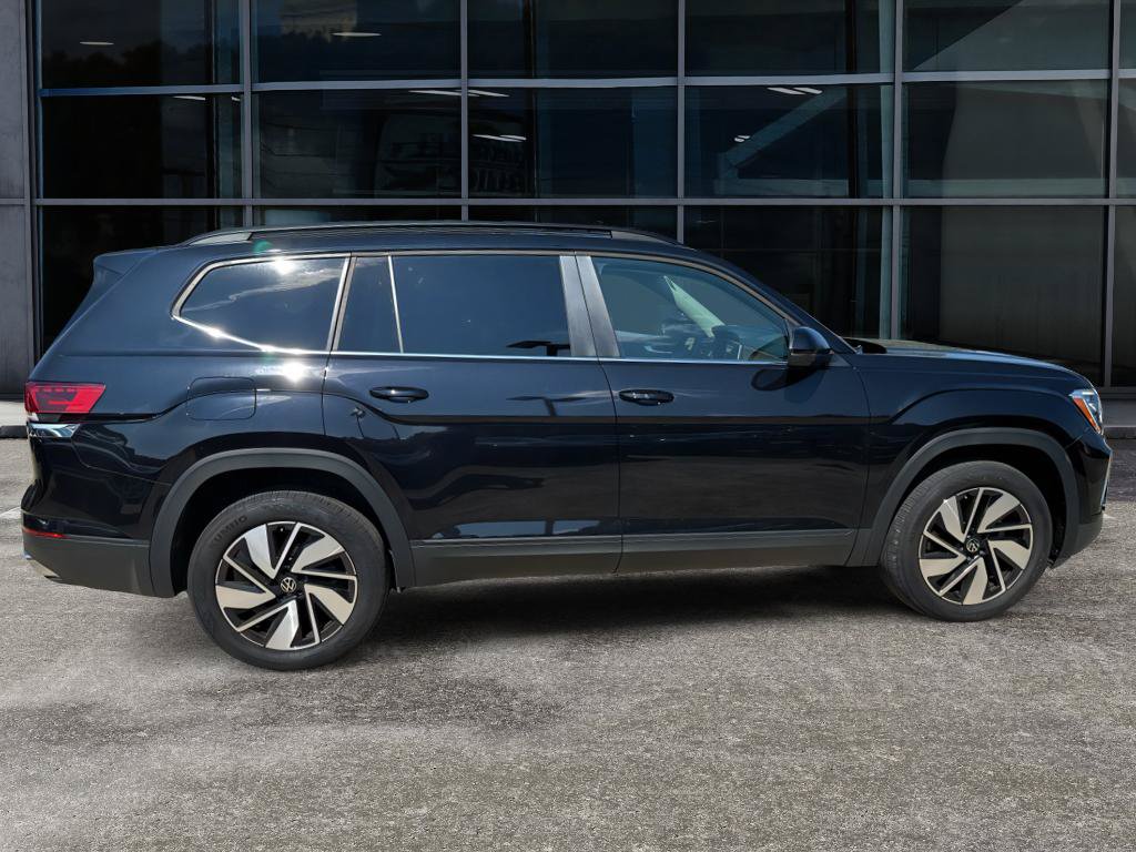 Used 2025 Volkswagen Atlas SE AWD/4WD image 8