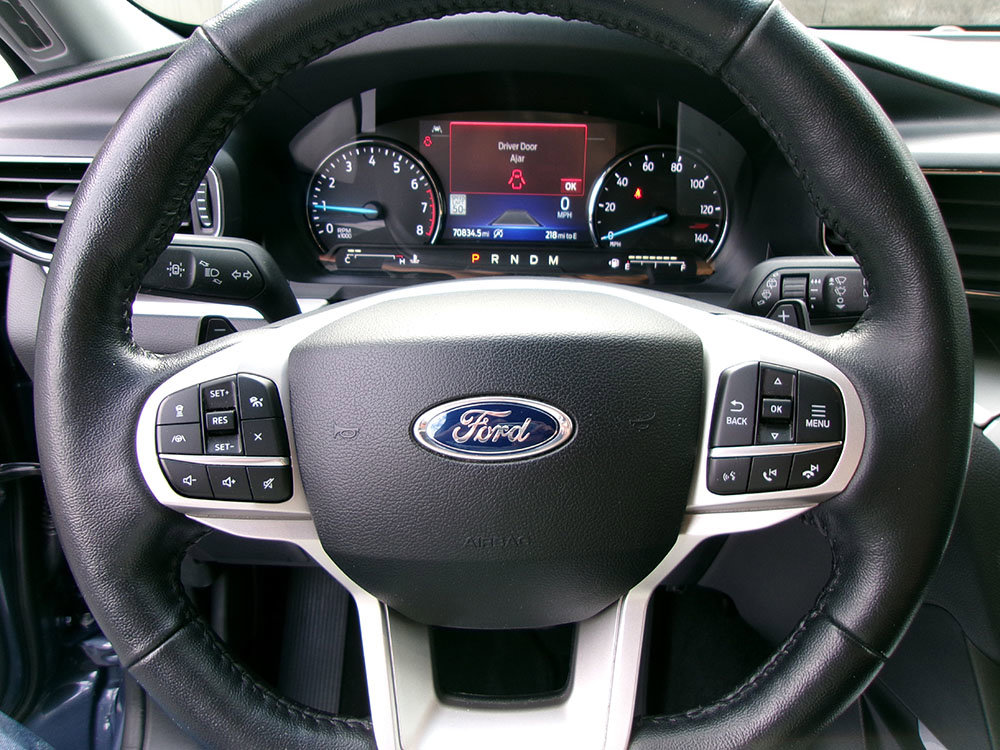 Used 2021 Ford Explorer XLT w/ Equipment Group 202A AWD/4WD image 19