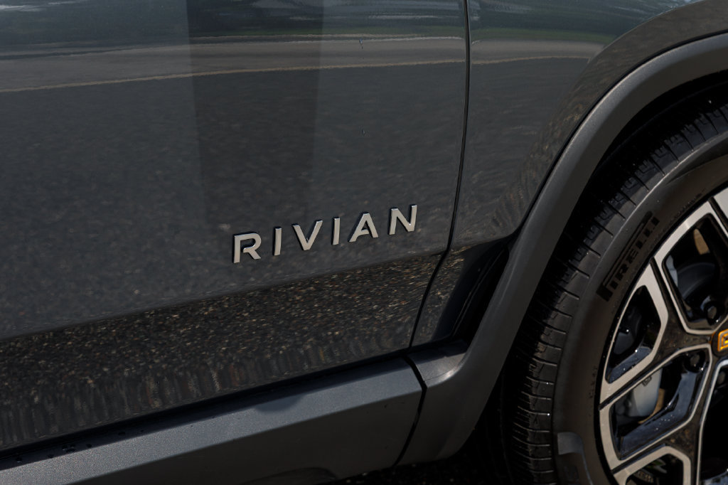 Used 2025 Rivian R1T Adventure Dual AWD/4WD image 39