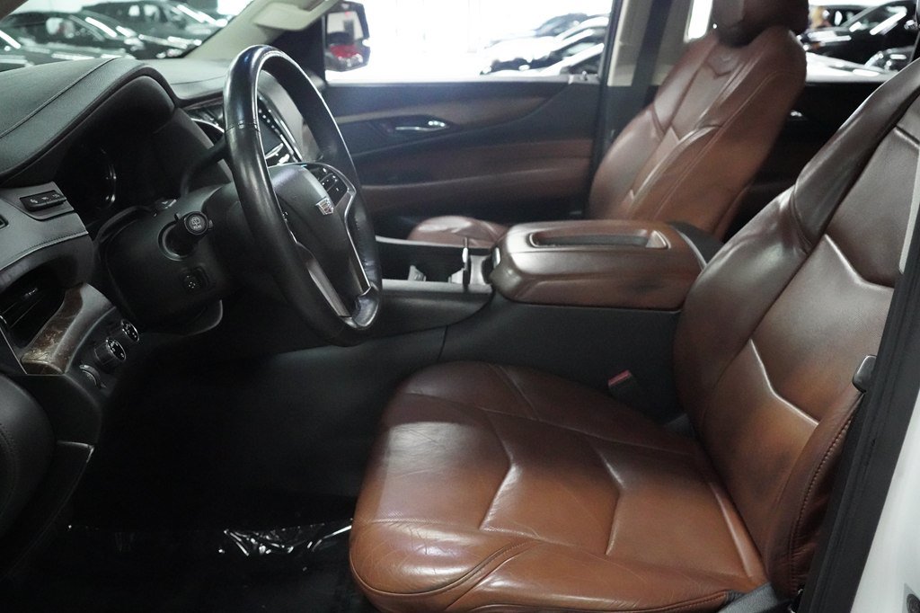 Used 2018 Cadillac Escalade ESV Premium Luxury AWD/4WD image 11