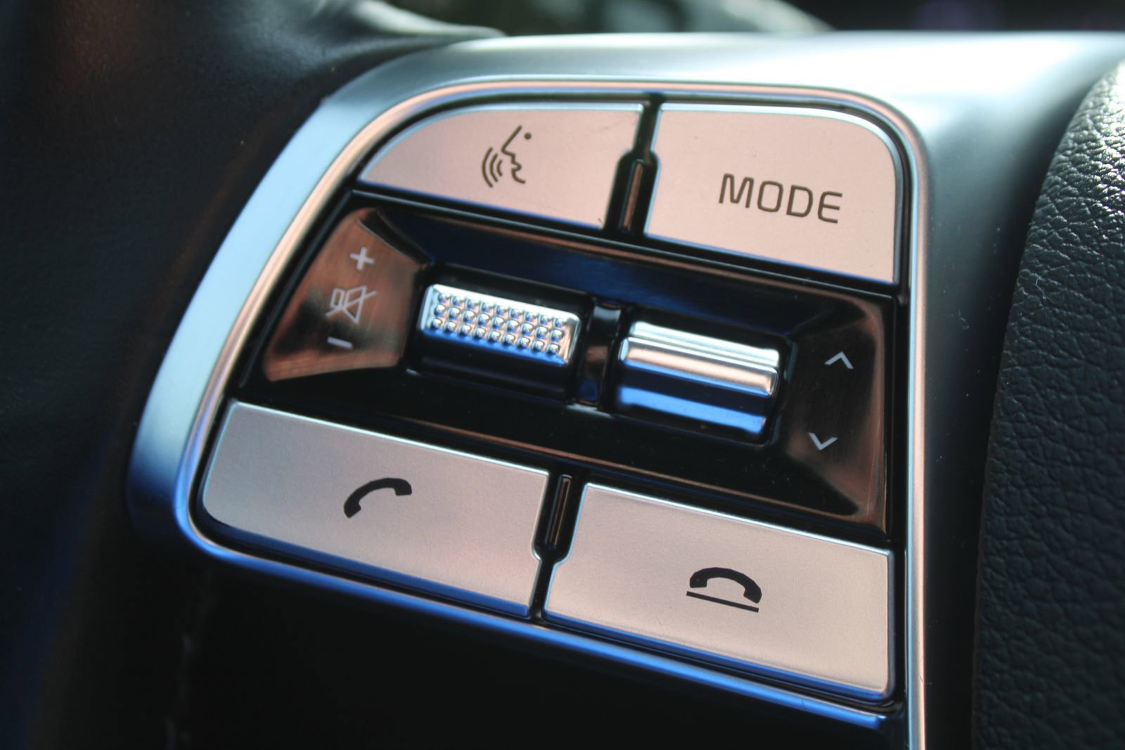 Used 2022 Kia Telluride SX w/ SX Prestige Package image 31