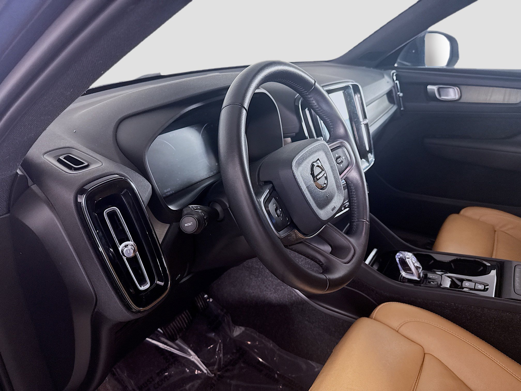 Used 2020 Volvo XC40 T5 Inscription image 23