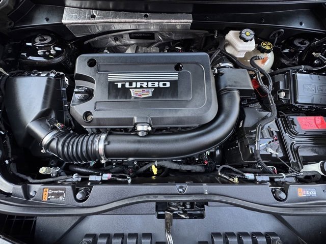 Used 2022 Cadillac XT4 Luxury w/ Cold Weather Package image 7