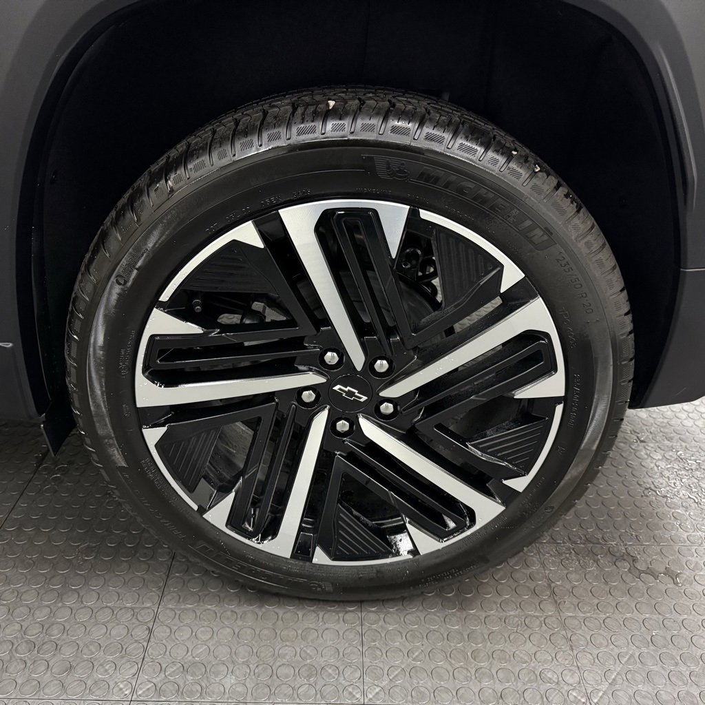 New 2026 Chevrolet Equinox RS w/ Convenience Package III FWD image 11