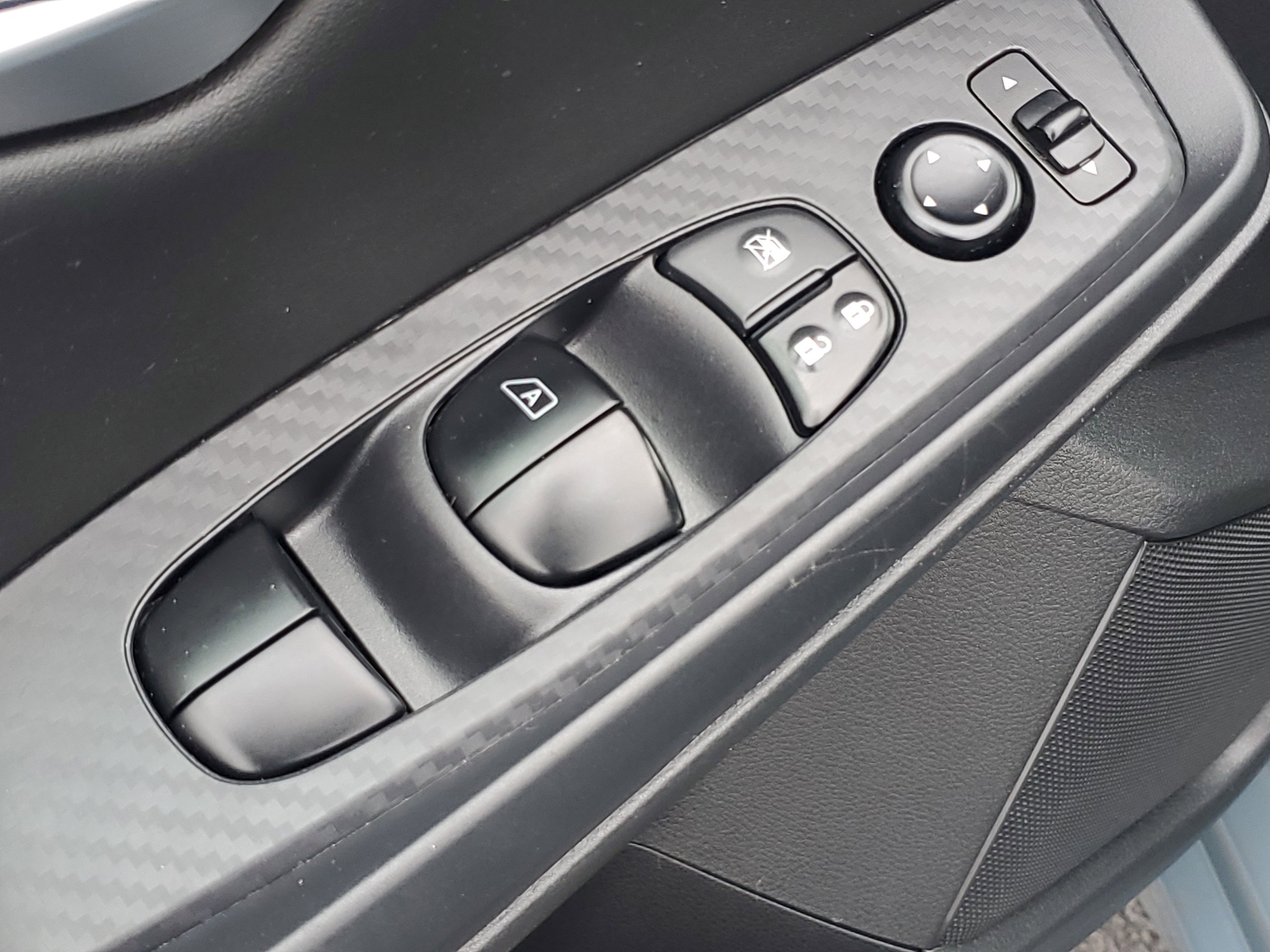 Used 2024 Nissan Sentra SV FWD image 18