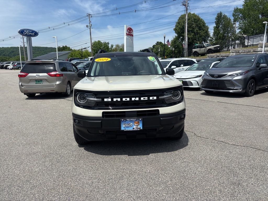 Used 2024 Ford Bronco Sport Outer Banks w/ Tech Package AWD/4WD image 2