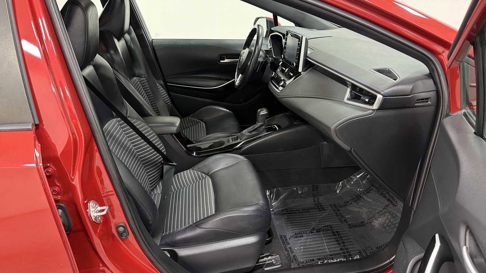 Certified 2020 Toyota Corolla XSE FWD image 29