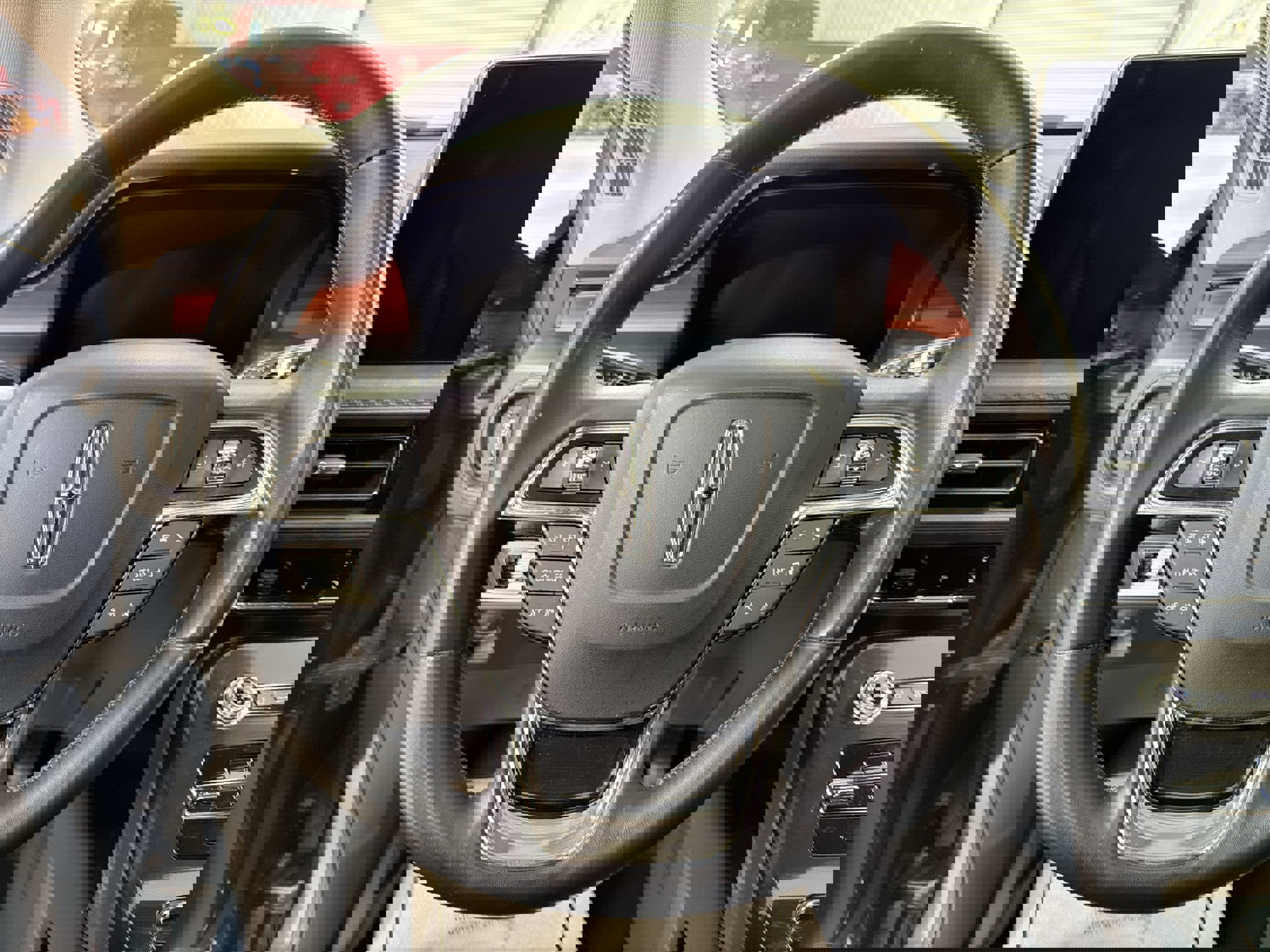 Used 2022 Lincoln Nautilus Reserve image 13