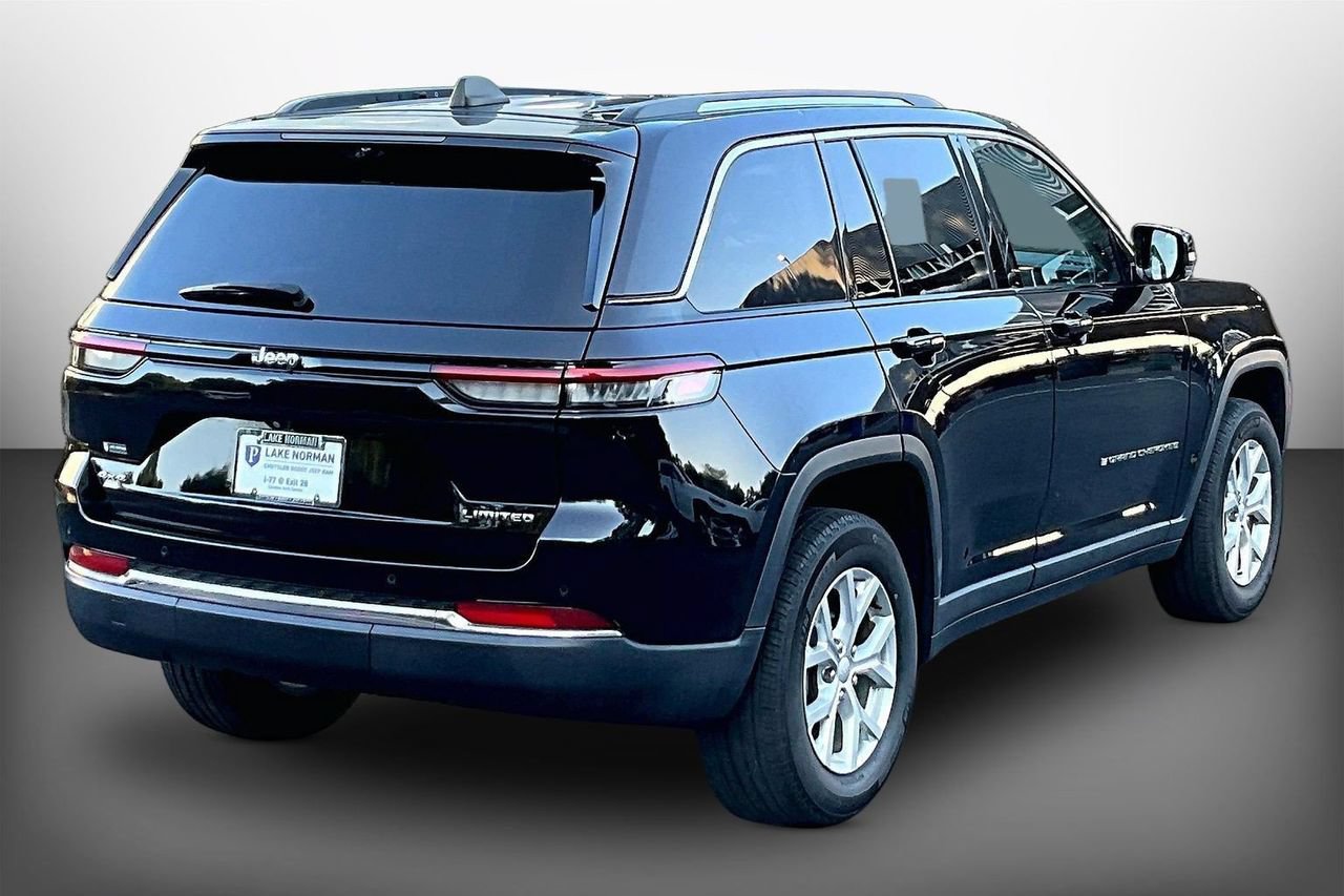 Used 2023 Jeep Grand Cherokee Limited w/ Luxury Tech Group II AWD/4WD image 8